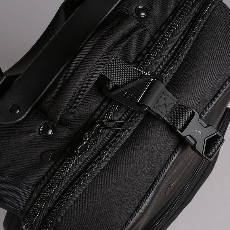  черный чемодан Nike Departure Roller 63L BA5926-010 - цена, описание, фото 5